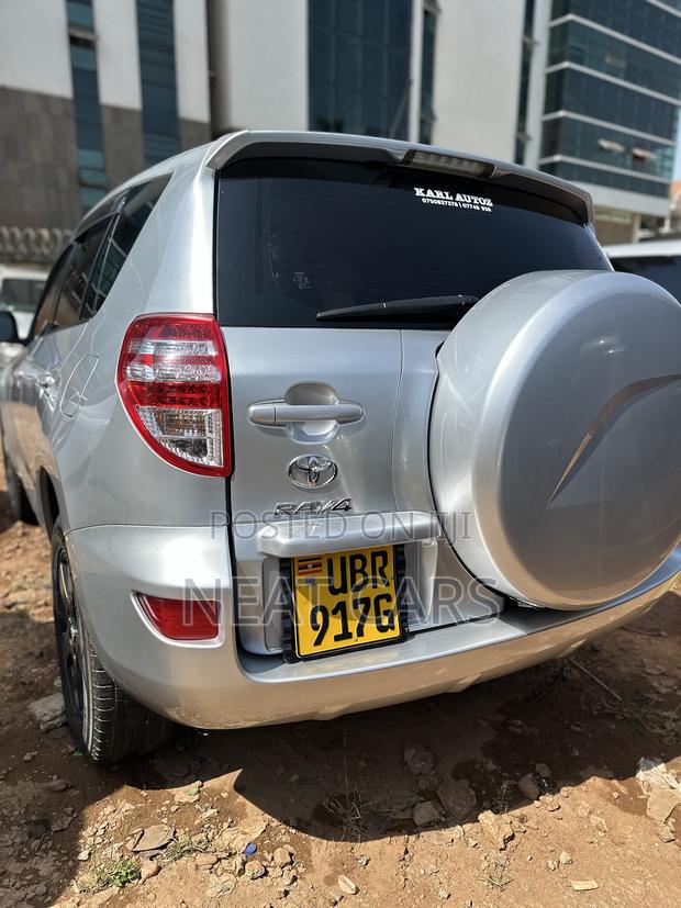 Toyota RAV4 2010 Gray