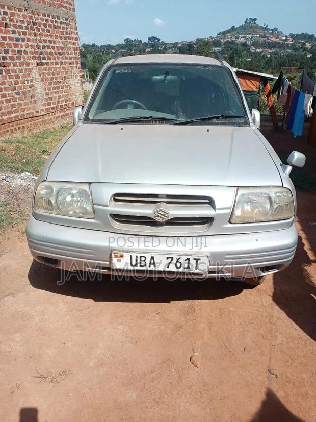 Suzuki Escudo 1998 Silver