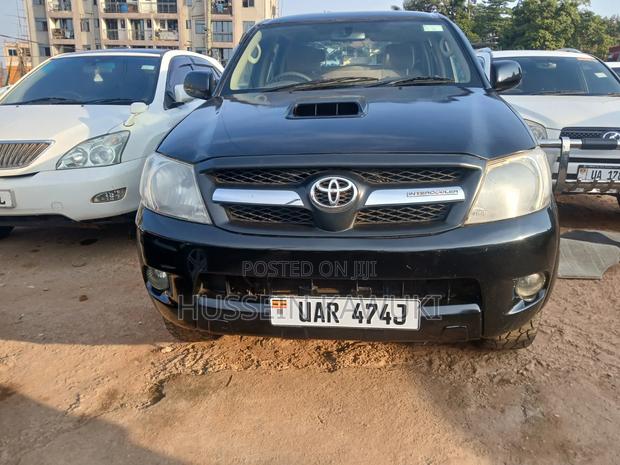 Toyota Hilux 2010 Black