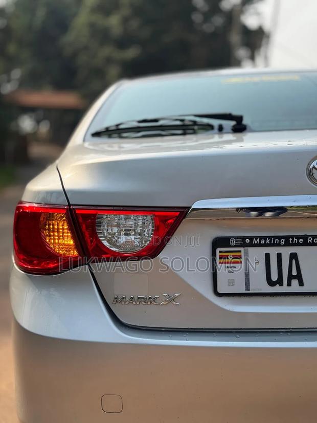 Toyota Mark X 2011 Silver