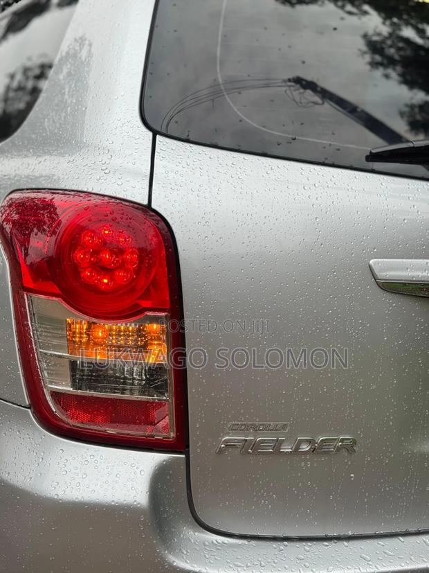 Toyota Corolla Fielder 2010 Silver