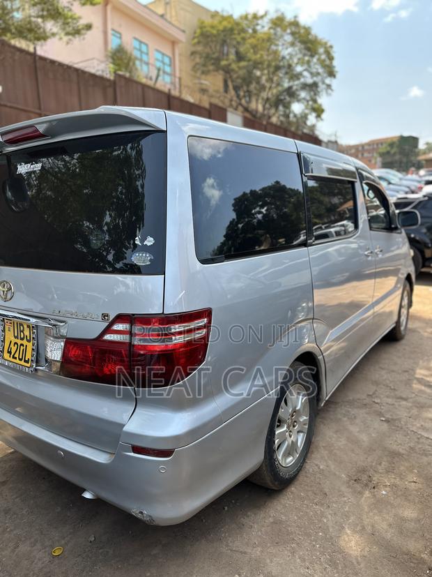 Toyota Alphard 2006 Silver