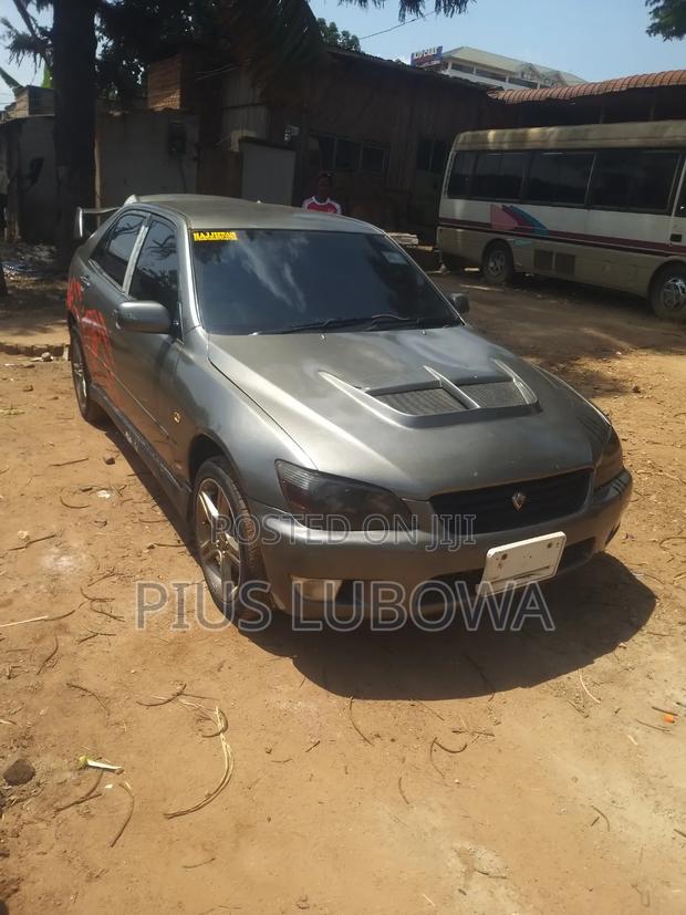 Toyota Altezza 2000 Gray