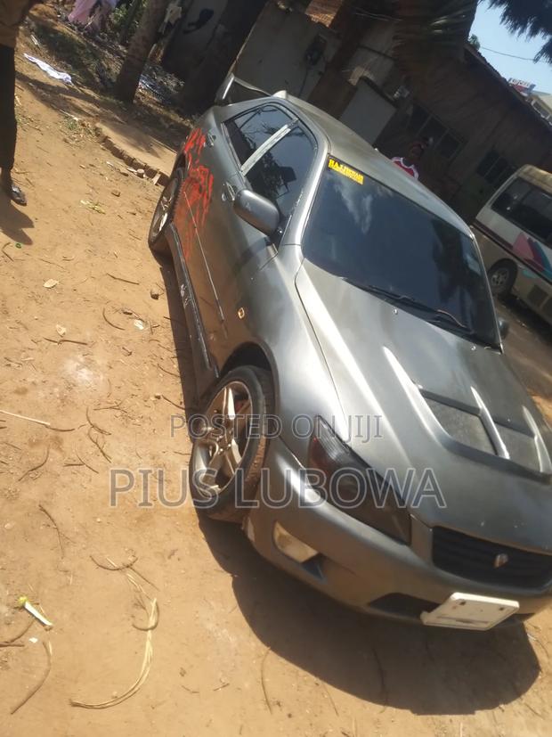 Toyota Altezza 2000 Gray