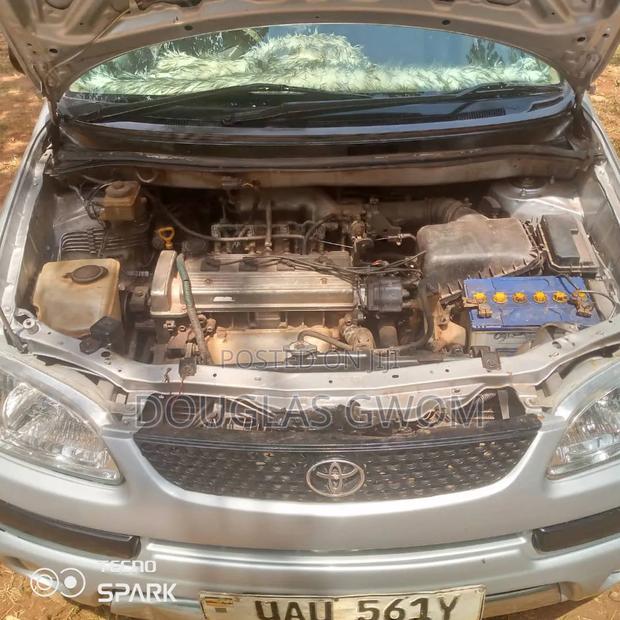 Toyota Corolla Spacio 2000 Silver