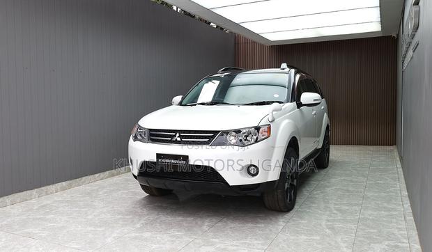 Mitsubishi Outlander 2012 White