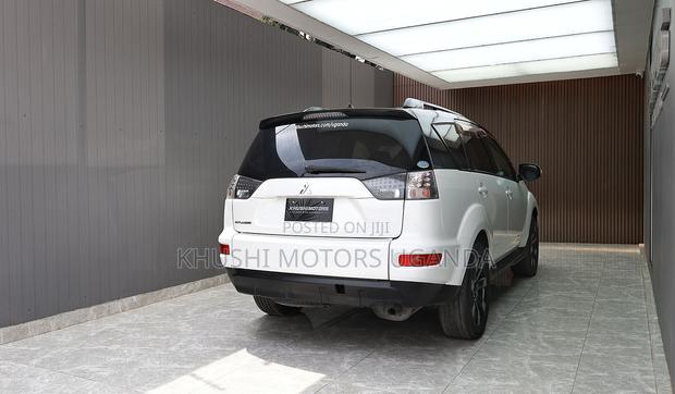 Mitsubishi Outlander 2012 White