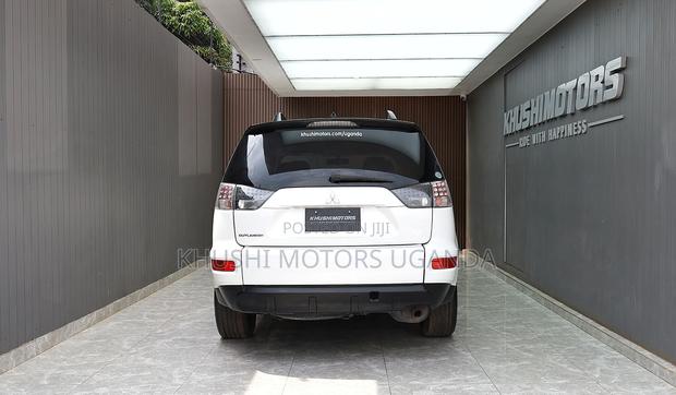 Mitsubishi Outlander 2012 White