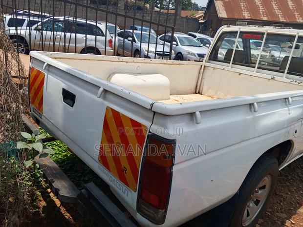 Nissan Pick-Up 1980 White