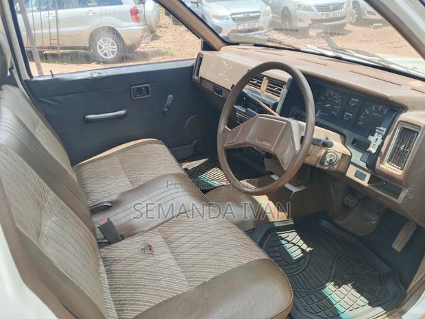 Nissan Pick-Up 1980 White