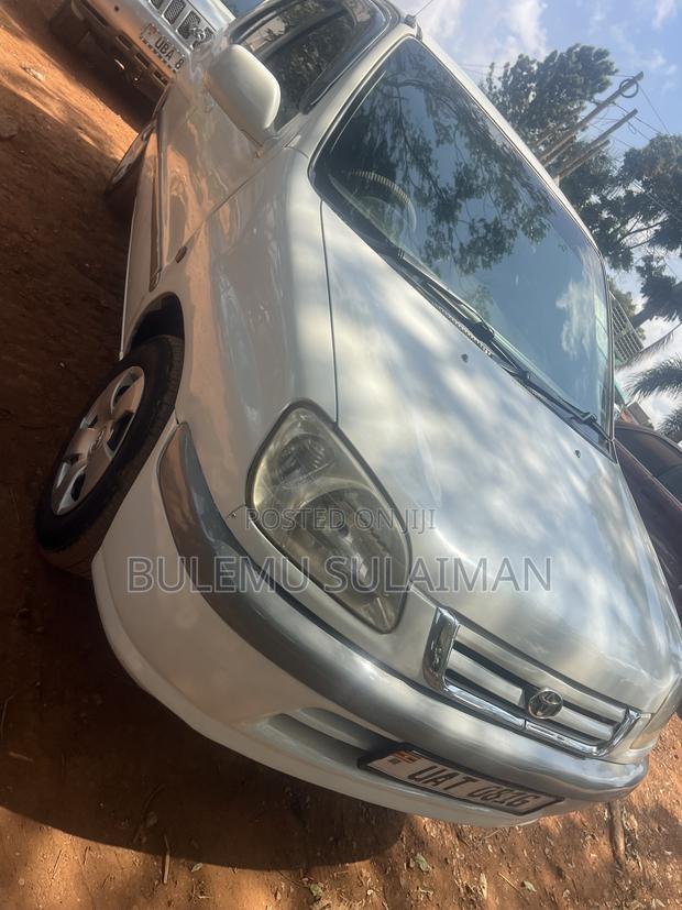 Toyota Raum 1.5 AWD 2000 White