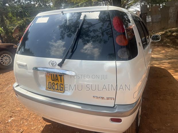 Toyota Raum 1.5 AWD 2000 White