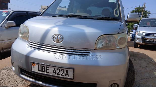 Toyota Porte 2008 Silver