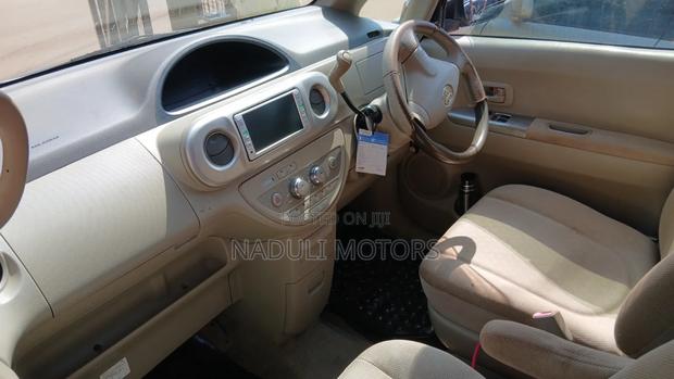 Toyota Porte 2008 Silver