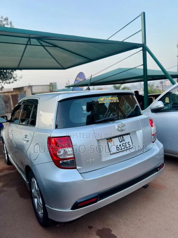 Toyota IST 2010 Silver