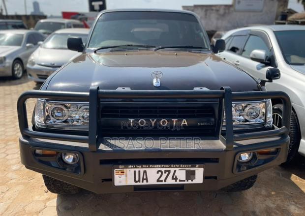 Toyota Land Cruiser Prado 2000 Green