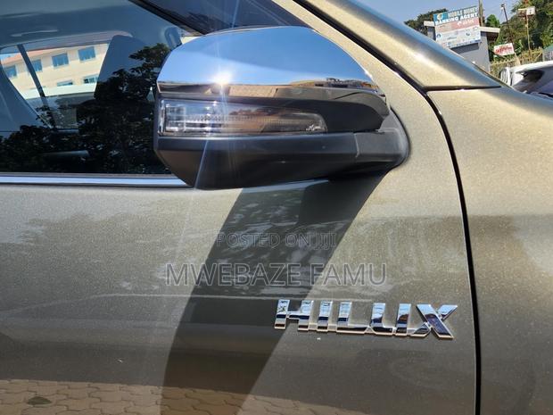 Toyota Hilux 2022 Green