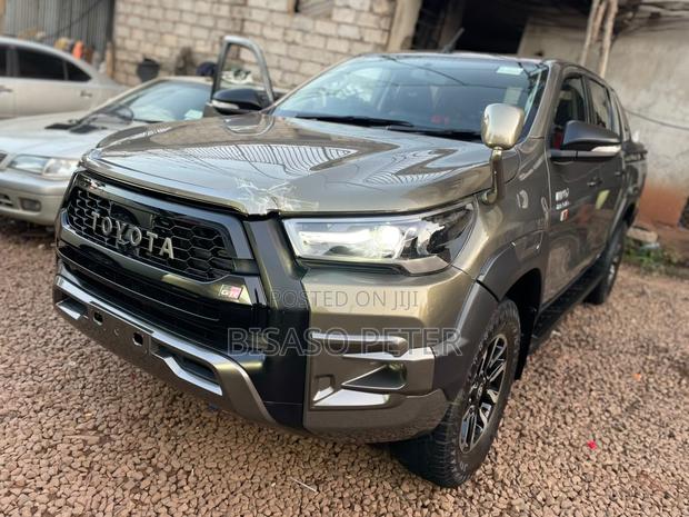 Toyota Hilux Revo Double Cab Deisel 2.8 AWD 2016 Green