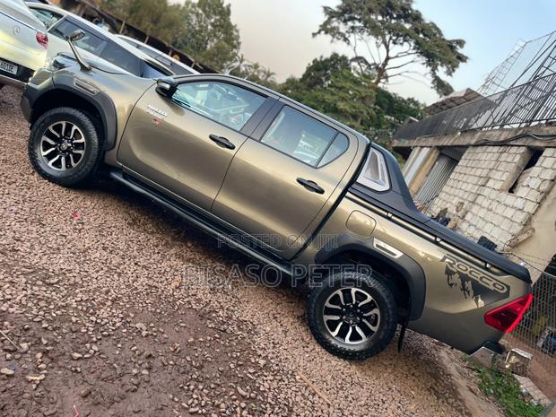 Toyota Hilux Revo Double Cab Deisel 2.8 AWD 2016 Green