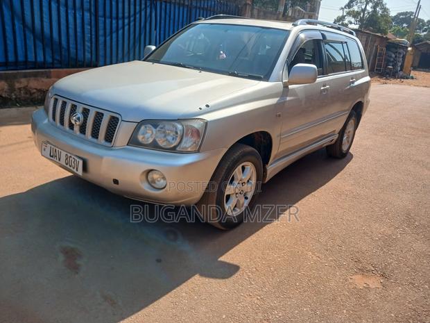 Toyota Kluger 2000 White