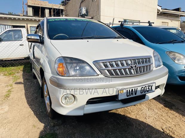 Toyota Nadia 2.0 135hp FWD 2002 White