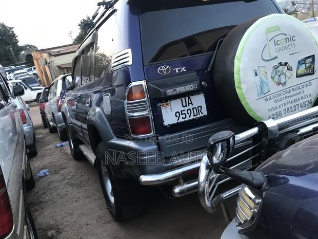 Toyota Land Cruiser Prado 2000 Blue