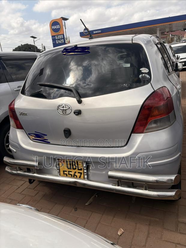 Toyota Vitz 2008 Silver