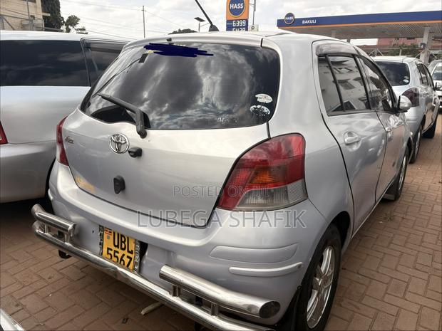 Toyota Vitz 2008 Silver