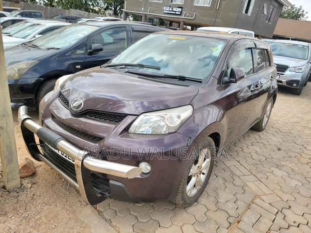 Toyota IST 2010 Maroon