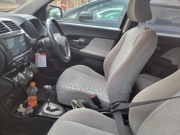 Toyota IST 2010 Maroon