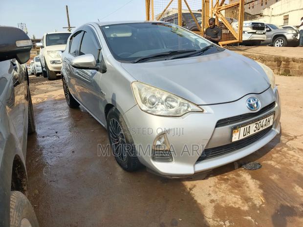 Toyota Aqua 2011 Silver