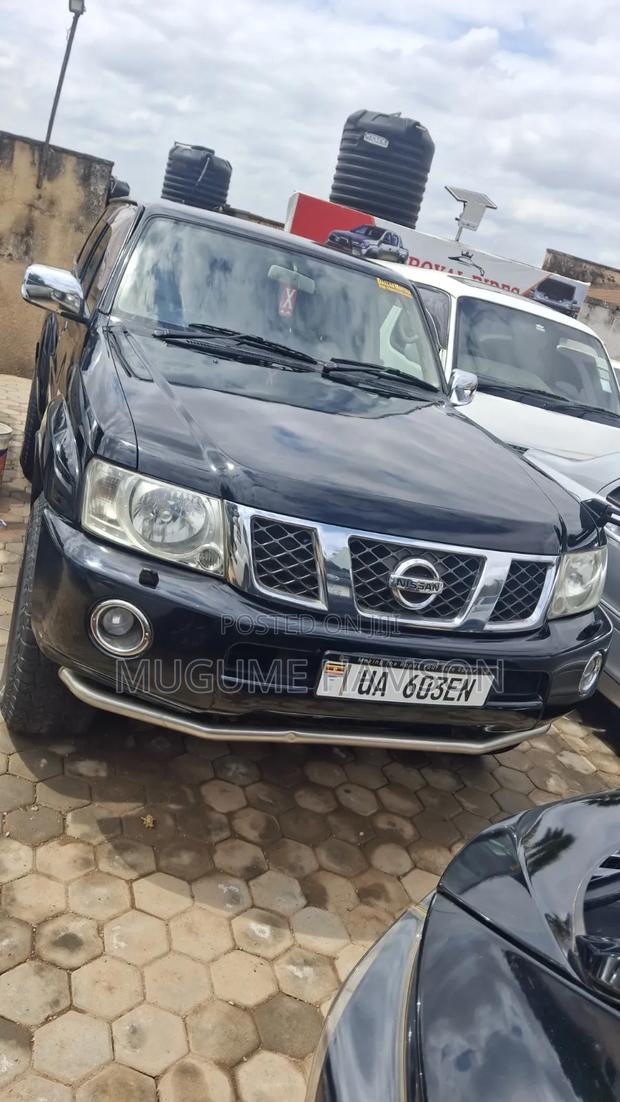 Nissan Patrol 2012 Black