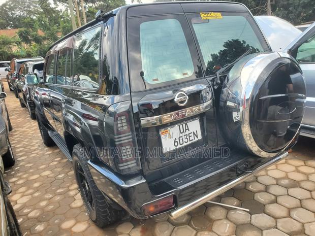 Nissan Patrol 2012 Black