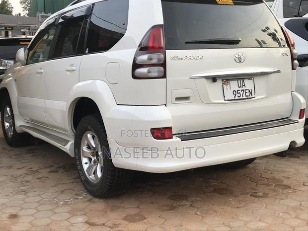 Toyota Land Cruiser Prado 2009 White