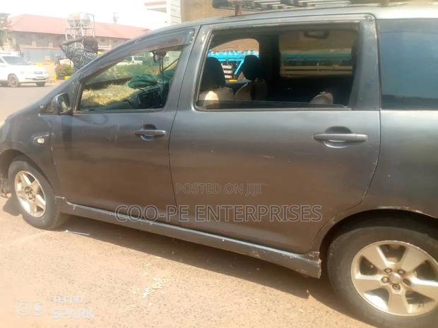 Toyota Wish 2005 Gray