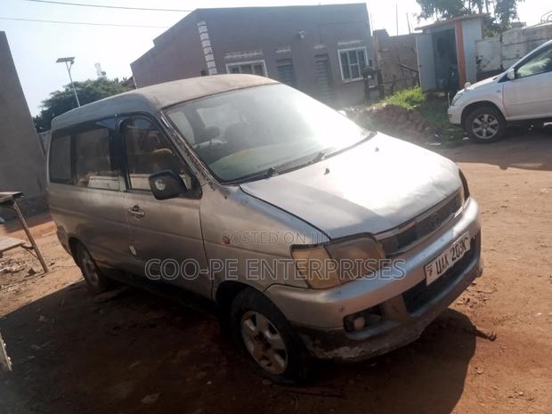 Toyota Noah 2.0 FWD (8 Seater) 2001 Gray