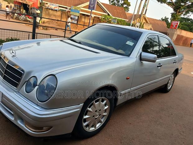 Mercedes-Benz E200 2002 Silver