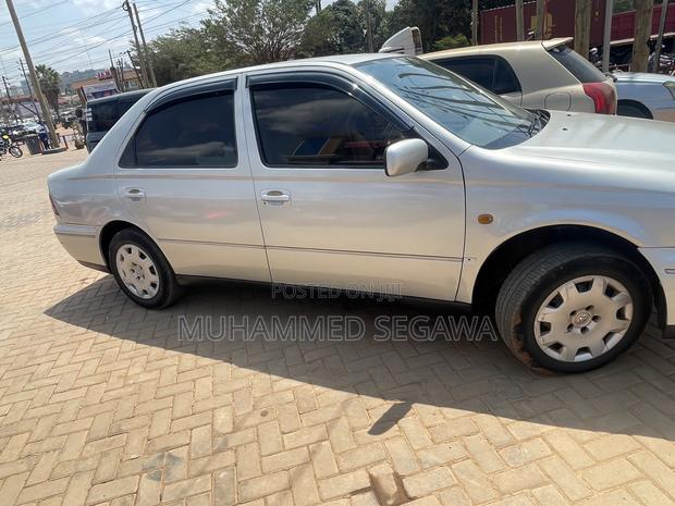 Toyota Vista 2000 Silver