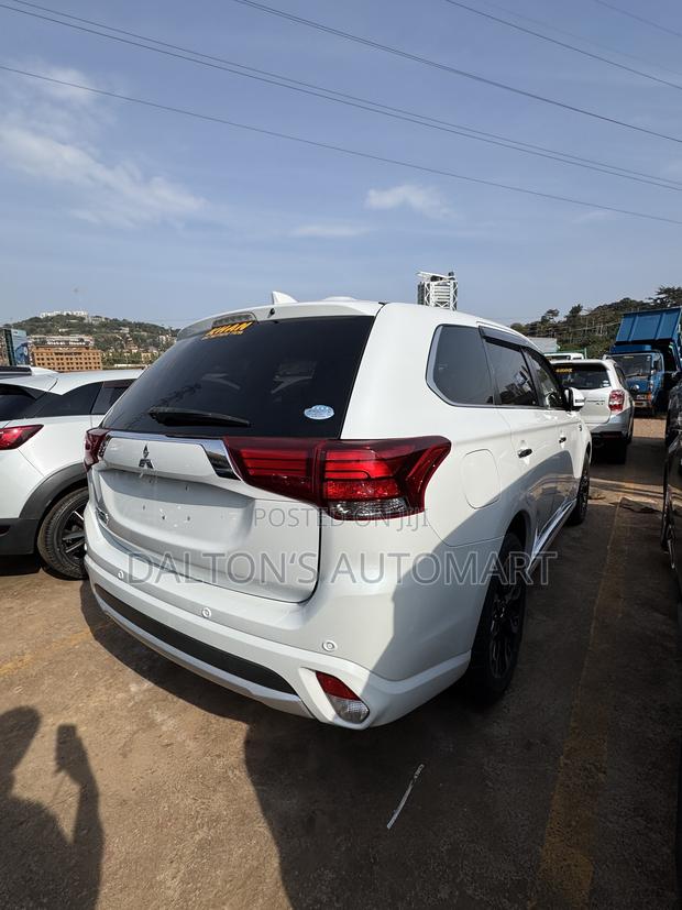 Mitsubishi Outlander 2.0 PHEV AWD 2018 White