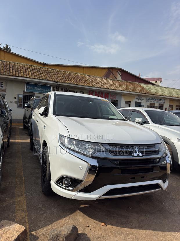 Mitsubishi Outlander 2.0 PHEV AWD 2018 White