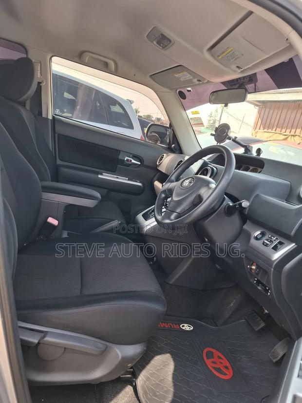 Toyota Corolla Rumion 2011 Silver