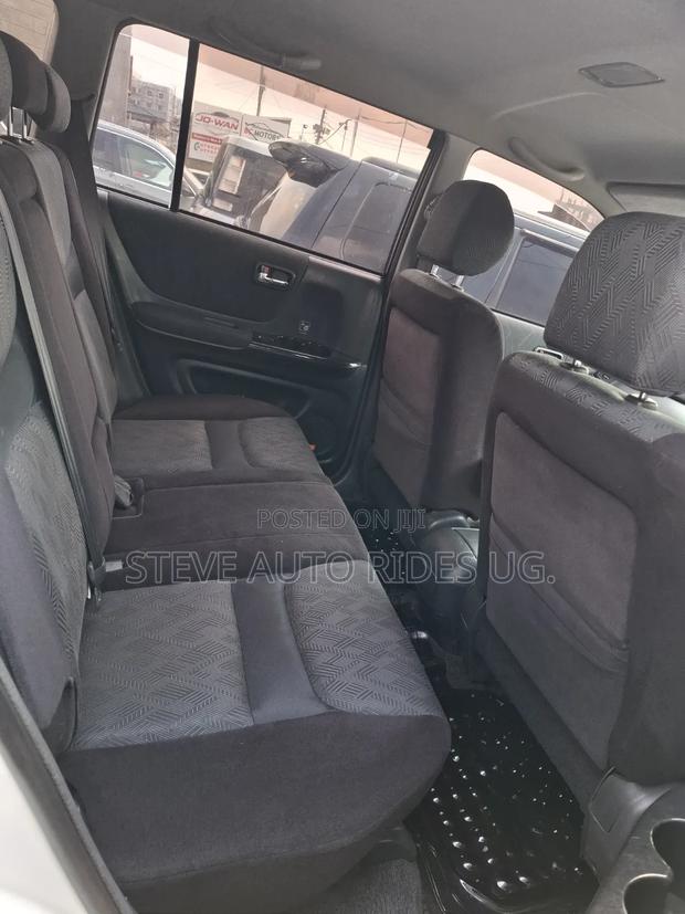 Toyota Kluger 2006 White