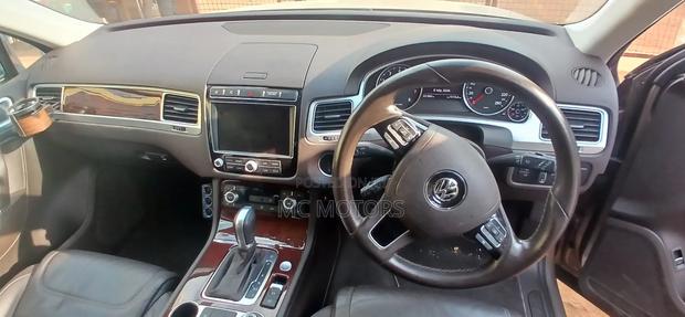 Volkswagen Touareg TDI Executive AWD 4MOTION 2015 Gold