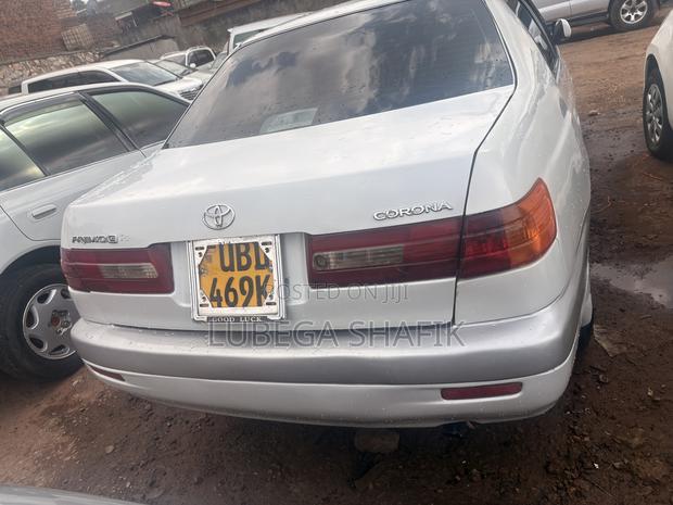 Toyota Corona Premio 2000 White