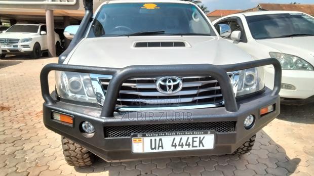 Toyota Hilux 2013 White