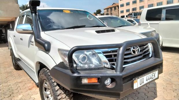 Toyota Hilux 2013 White