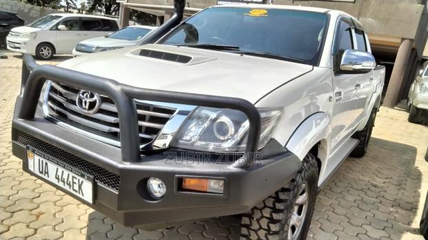 Toyota Hilux 2013 White
