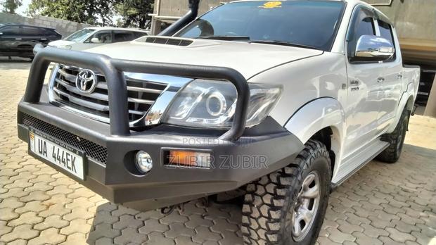 Toyota Hilux 2013 White