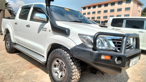 Toyota Hilux 2013 White