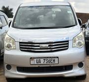 Toyota Noah 2.0 158hp AWD (8 Seater) 2012 Silver for sale